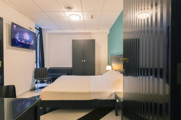 Executive Business Hotel image 11